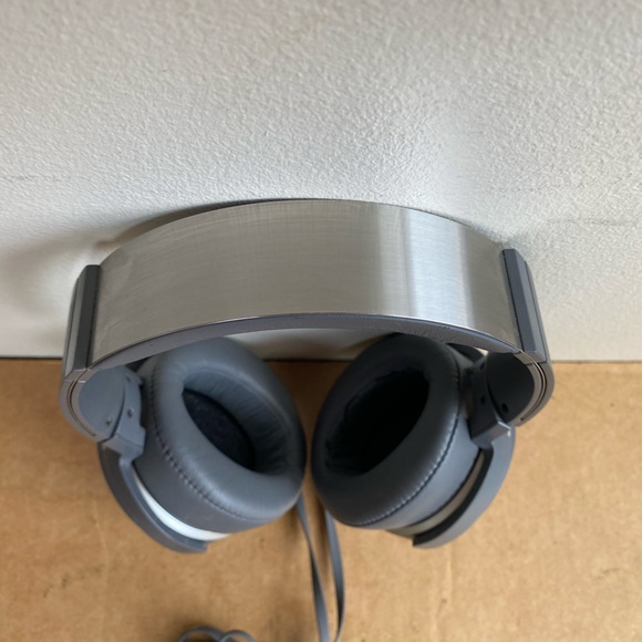 Sony MDR-XB950 Extra Bass Wired Headphones - Picture 8 of 10